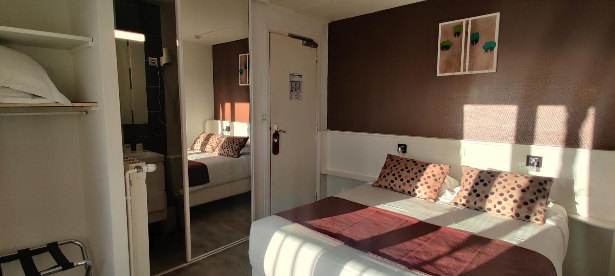 Logis Hotel Les Bleuets Royan Eksteriør bilde