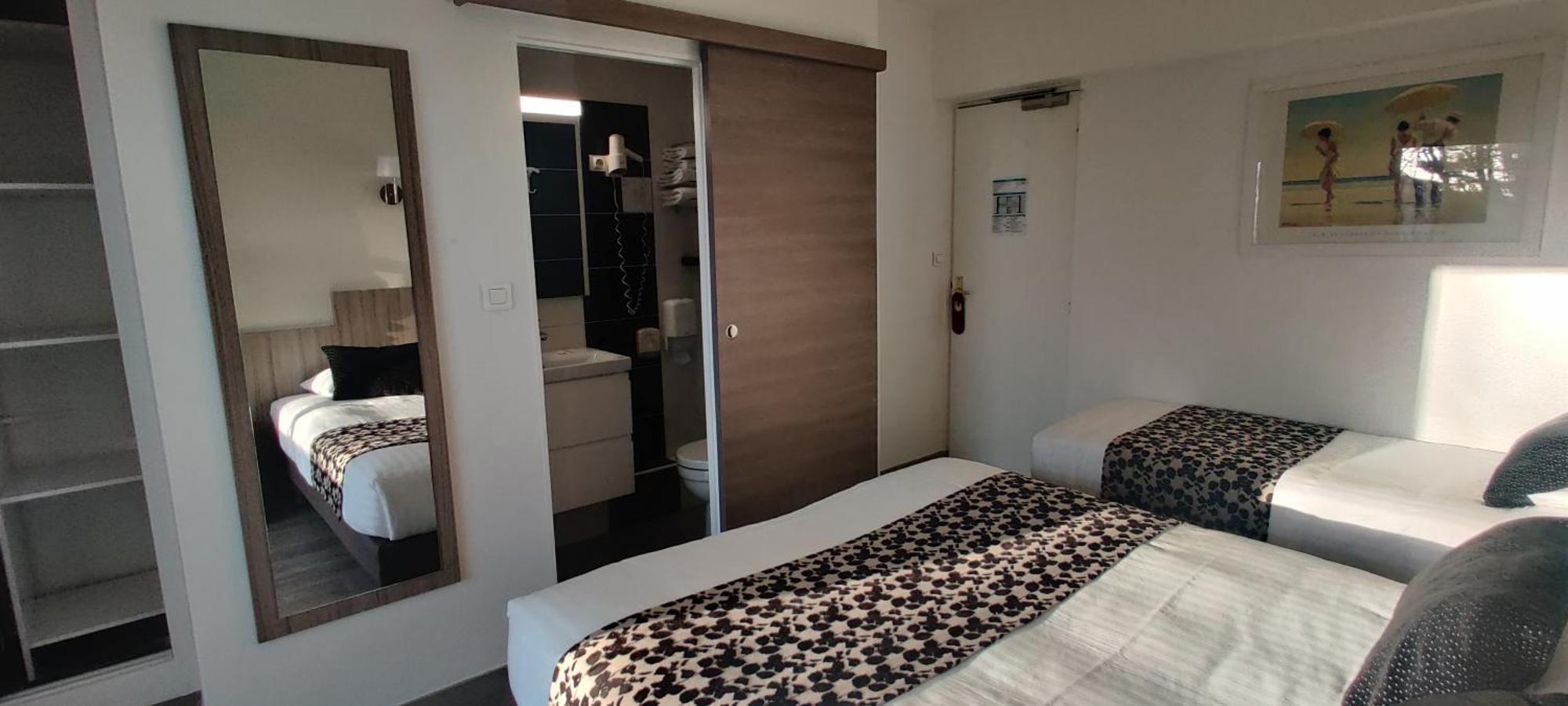 Logis Hotel Les Bleuets Royan Eksteriør bilde