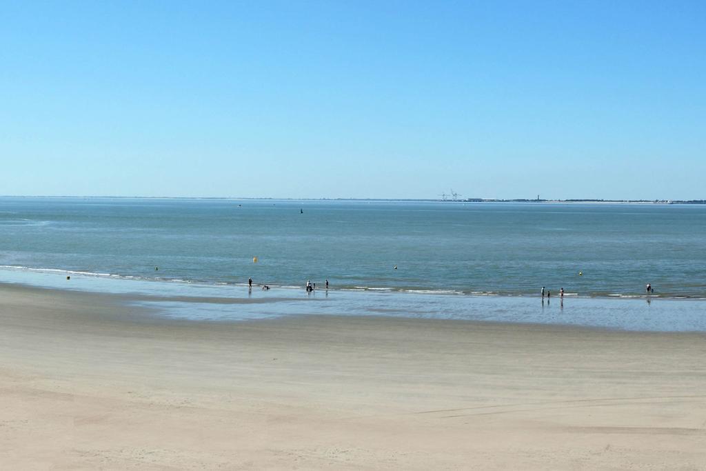 Logis Hotel Les Bleuets Royan Eksteriør bilde